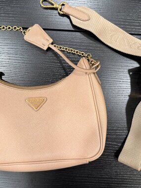 Prada Re-Edition 2005 in Saffiano Leather